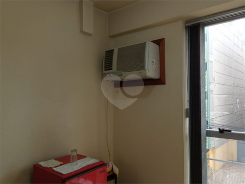 Imagem 17 de 19 de Sala Comercial, 48m², De Frente, Com Ar Condicionado, Na Av. Lima E Silva, Cidade Baixa - Reo409169