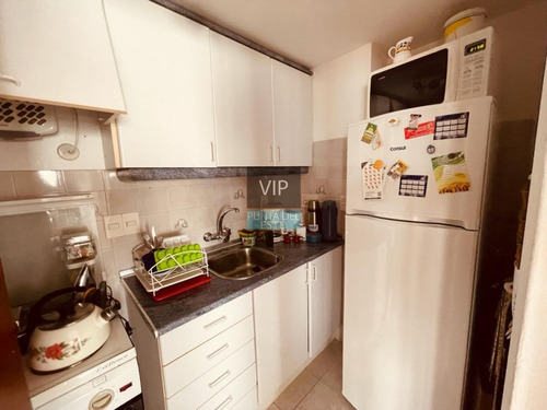 Vendo Penthouse En Playa Mansa- Ref: 541