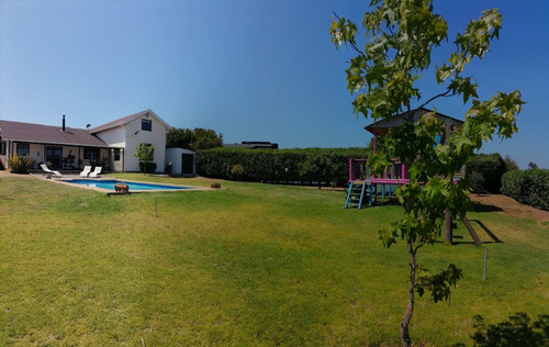 Se Vende Espléndida Casa Con Piscina Lomas De Mantagua Sur