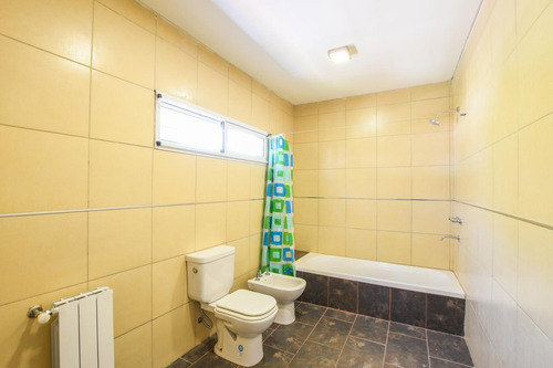 Imagen 24 de 29 de Casa De 4 Dormitorios Y Escritorio En Venta Con Parrillero Barrio Jorge Cura Centro Rosario