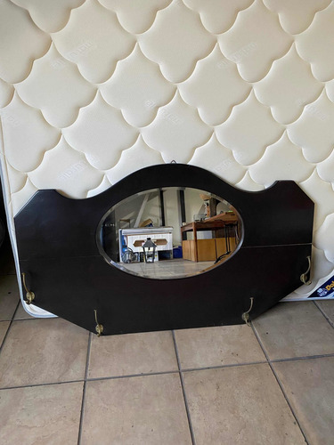 Espejo Biselado Antiguo Con Madera Y Perchero. Importado