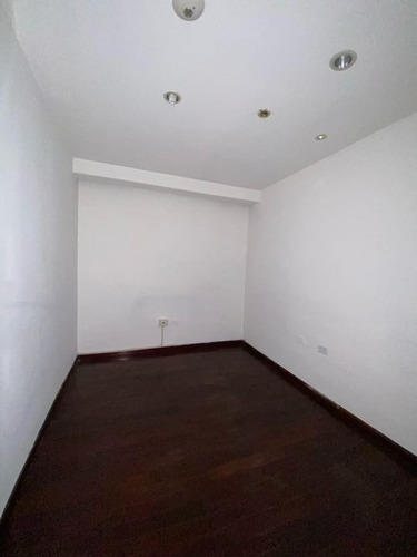 Imagen 11 de 15 de Se Vende Casa En El Rosal Uso Comercial
