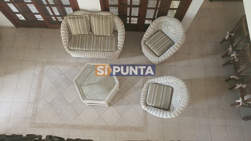 Imagen 17 de 21 de Maravillosa Casa De Dos Plantas En El Tesoro - La Barra