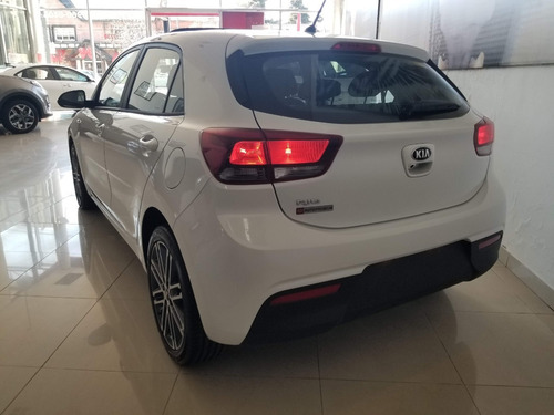 Imagen 4 de 10 de Kia Rio Sx 1.6 At