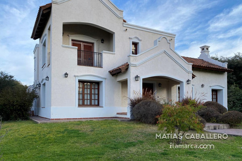 El Bosque Colonial Con Un Parque Increíble