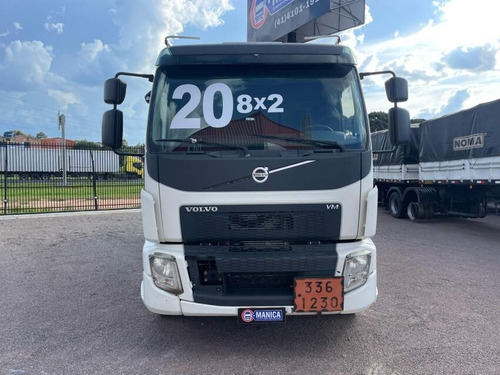 Volvo Vm 330 8x2 Com Tanque Inox Ano 20