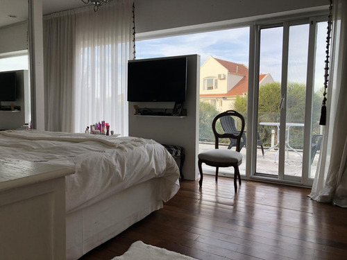 Excelente, Práctica Y Funcional Casa En Venta En Las Glorietas