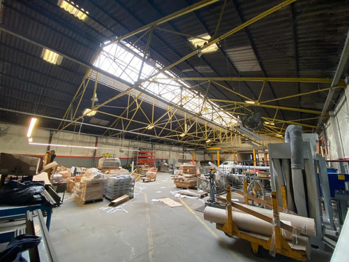 Imagen 12 de 17 de Excelente Galpon En Zona Industrial.- Salida A 2 Calles