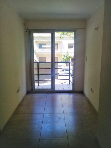 Imagen 8 de 13 de Depto 1 Dor Bv Illia Frente Con Balcon