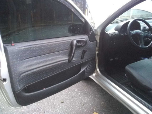 Imagem 8 de 10 de Chevrolet Corsa Picape 1.6 Mpfi