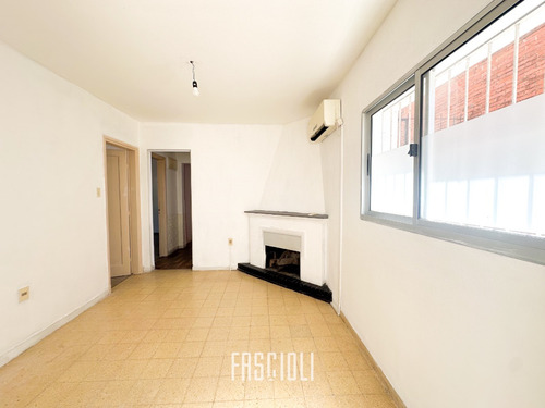 Apartamento Tipo Casa Sobre Av. Rivera Y Colombes