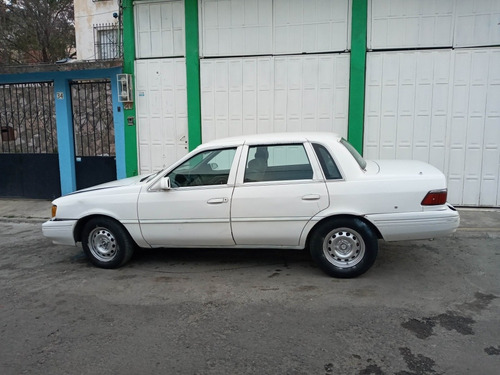 Imagen 3 de 8 de Ford Topas Ghia Sedan