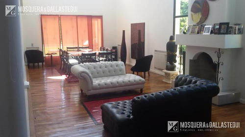 Casa En Venta - Barrio Santa María De Los Olivos
