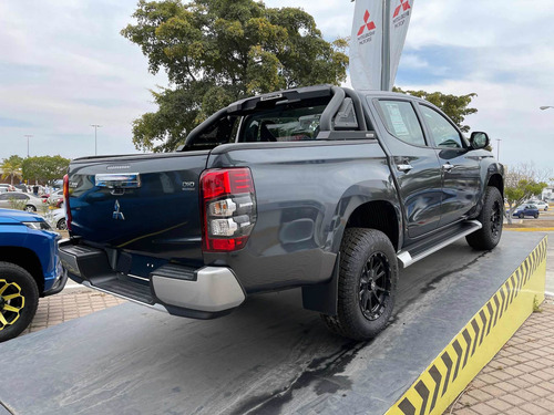 Imagen 8 de 15 de Mitsubishi L200 2021 2.5 Di-d Cabina Doble 4x4 Mt