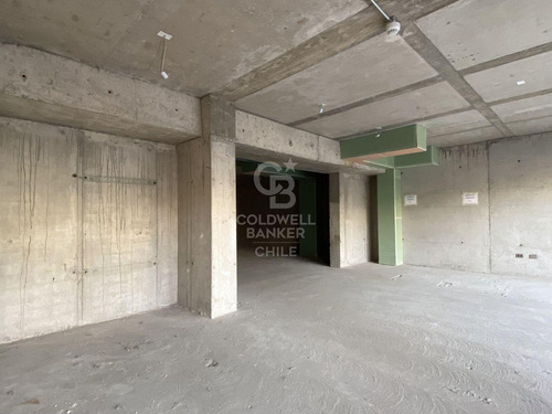 Local Comercial Con Alto Tráfico Y Frente Vidriado