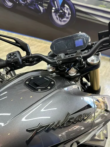 Pulsar Ns400z