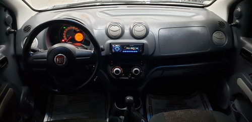 Imagem 8 de 11 de Fiat Uno 1.0 Vivace Celebration Branco 2012 Flex