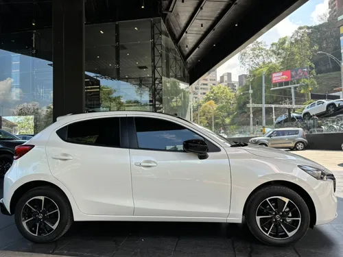 Mazda 2 Grand Touring Lx Carbon 2.0 Modelo 2026