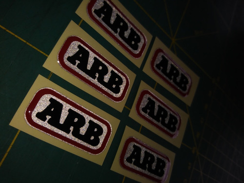 Imagen 4 de 5 de Emblema Arb Para Faro Reflectivo Con Pega Extrafuerte