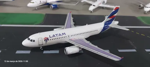 Miniatura Avião Airbus A319 - Latam - Escala 1/200 | Parcelamento