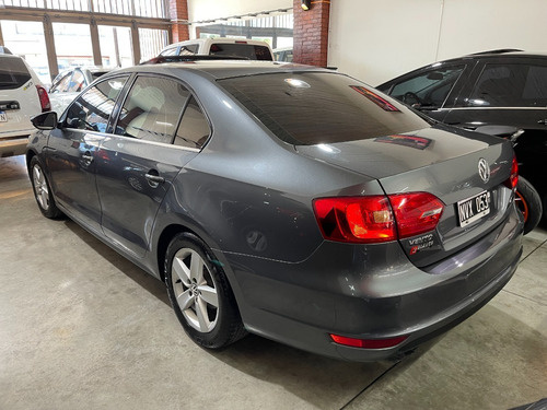 Imagen 7 de 15 de Volkswagen Vento 2.5 Luxury 170 Cv Tiptronic 2014