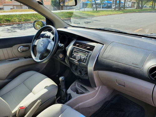 Imagem 6 de 7 de Livina 1.6 S Mecânico 2011 Apenas 90 Mil Km