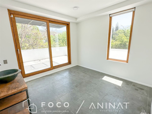 Casa En Venta De 6 Dorm. En Lo Barnechea