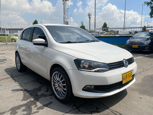Imagen 2 de 25 de Volkswagwn Gol Comfortline 2013
