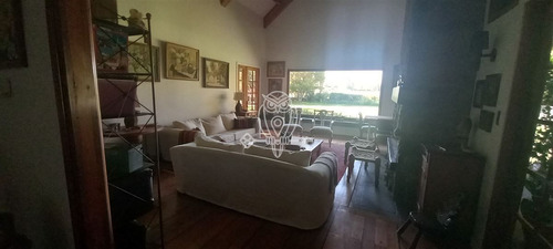 Casa En Venta De 5 Dorm. En Talagante