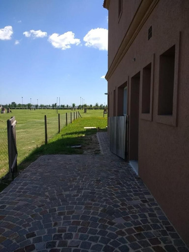 Excelente Casa Sobre Lote Interno - Araucarias - Puertos