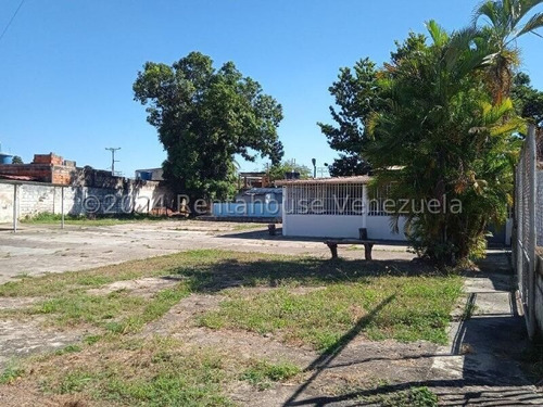 Excelente Terreno En Venta Para Uso Residencial Y/o Comercial Con Una Extension De 2687,15 Mts2