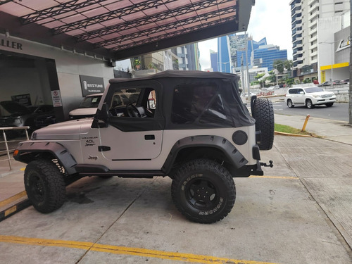 Imagen 4 de 7 de Jeep Wrangler