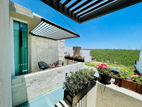 Casa En Venta En Misión San Jerónimo
