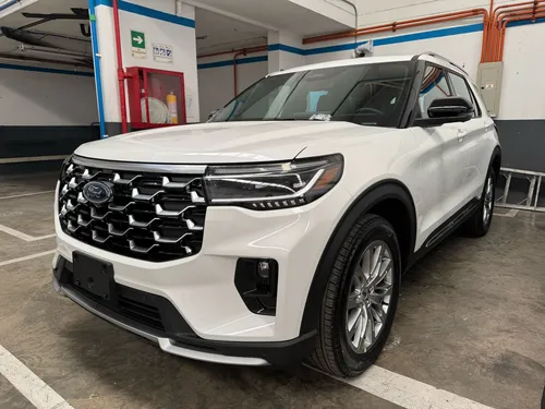 Ford Explorer Platinum 2025