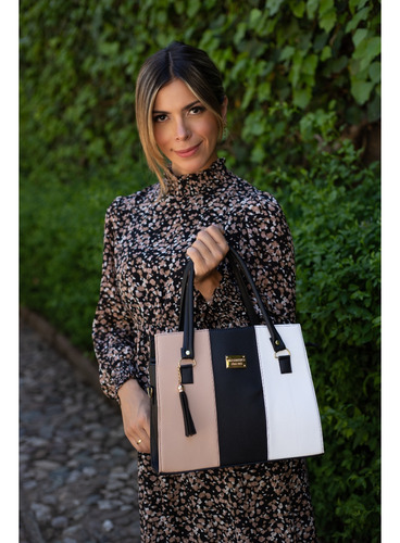 Bolso De Mujer Fana Irem Color Maquillaje / Negro Con Asas