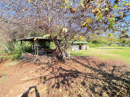 Parcela En Venta De 4d 3b Piscina Cabaña De Visitas En Lampa
