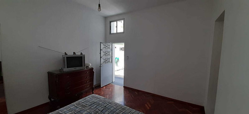 Venta, 2 Apartamentos En Un Padrón (con Renta)
