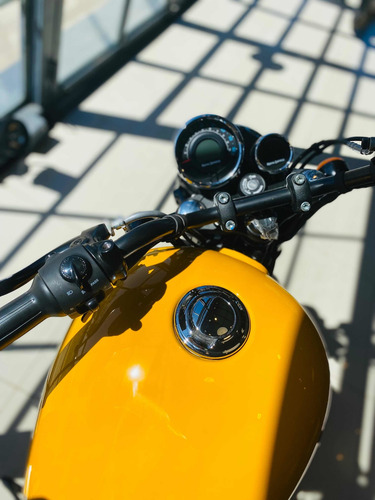 Imagen 12 de 18 de Royal Enfield Meteor 350 Fireball Yellow