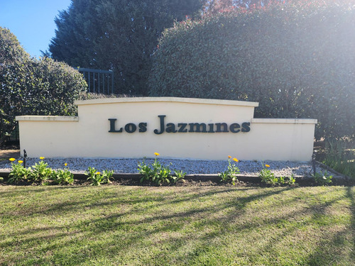Venta Terreno En Barrio Los Jazmines Pilar Del Este