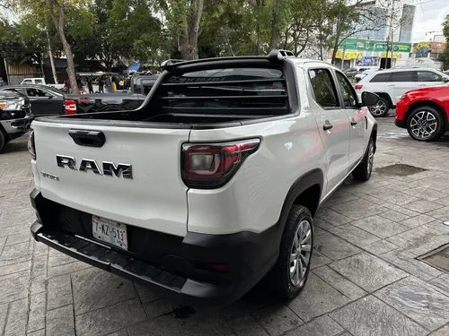 RAM 700 SLT Crew Cab