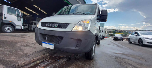 Imagem 4 de 5 de Iveco 30s13 2019 No Chassi Muito Novo 139000 E 152000 C Bau