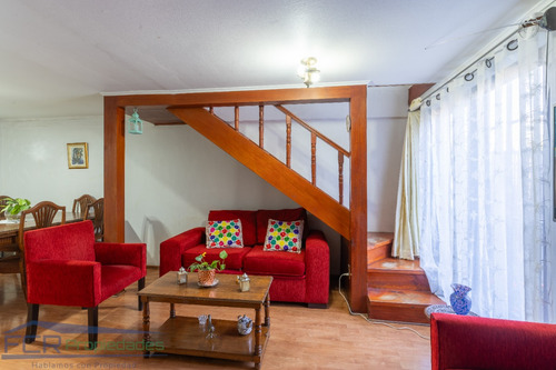 Excelente Casa 3 D 1 B Con Local Comercial Y Estacionamiento