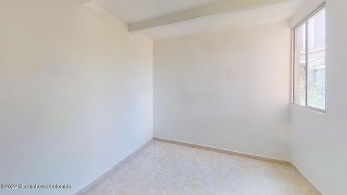 Imagen 6 de 16 de Vendo Apartamento En Pajarito(medellin) C.m 23-549