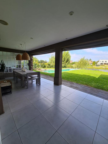 Casa En Venta A La Laguna-villanueva- Barrio San Rafael