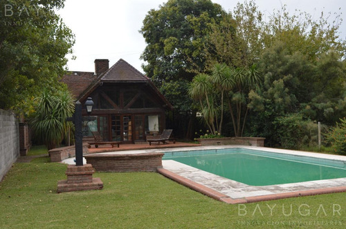 Imagen 1 de 30 de Venta - Casa Sobre Amplio Terreno En Villa Mora Bayugar Negocios Inmobiliarios