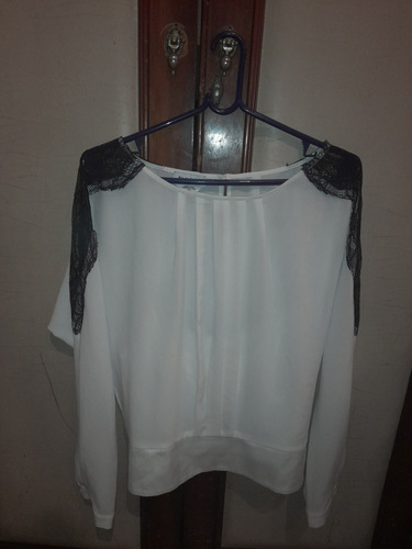 Blusa Bebe Color Blanca Con Encaje Negro Talle S