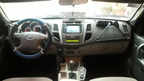 Imagen 6 de 15 de Ssangyong Musso Toyota Sw4 2010 Hilux 3.0 Srv Ii Automática