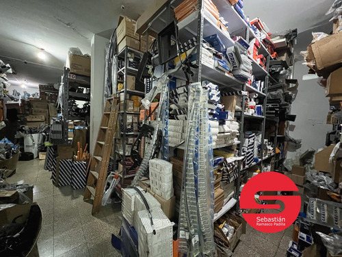 Local En Zona Comercial Calle San Martín Casas De Repuestos Automotor