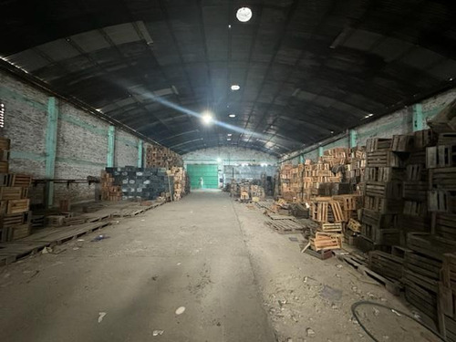 Galpón En Rosario Venta A Metros De Bv. Avellaneda