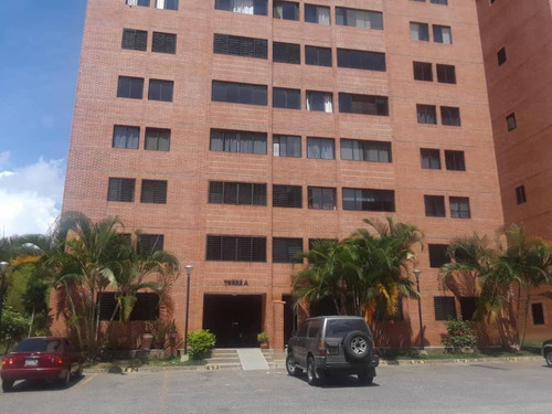 Js Group Ccs Vende Hermoso Y Acogedor Apartamento Remodelado, En La Urb. Parque Caiza, Consta De 88mts2 , Md 